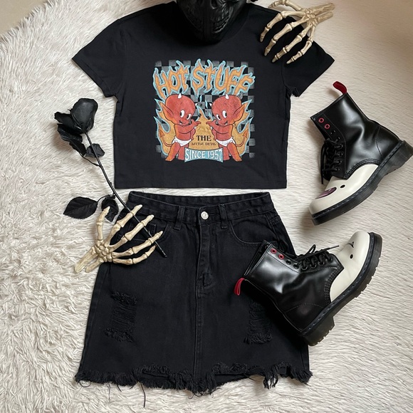 Distressed Black denim mini skirt - Picture 12 of 16